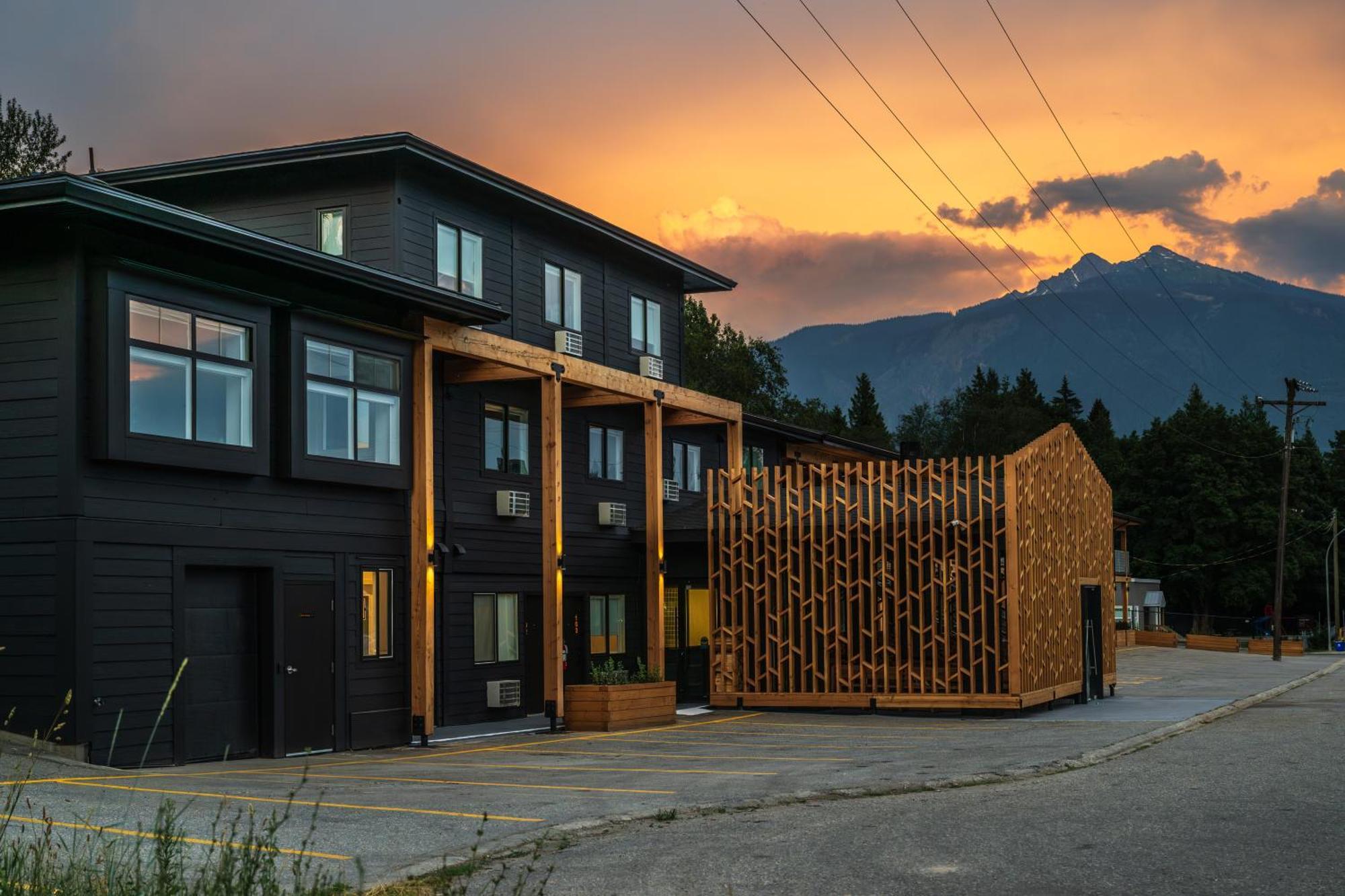 Vrge Revelstoke Hotel Kültér fotó