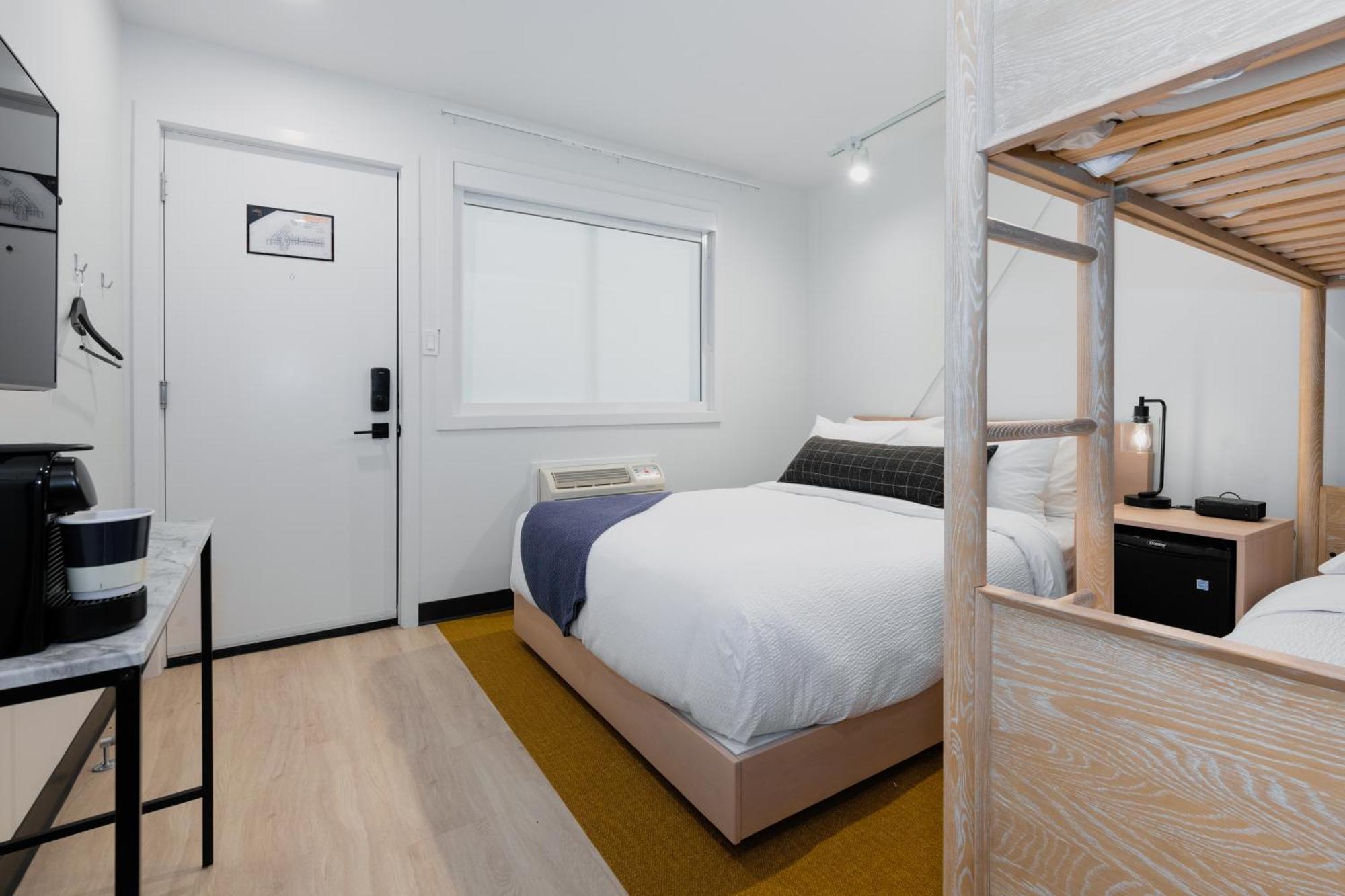 Vrge Revelstoke Hotel Kültér fotó