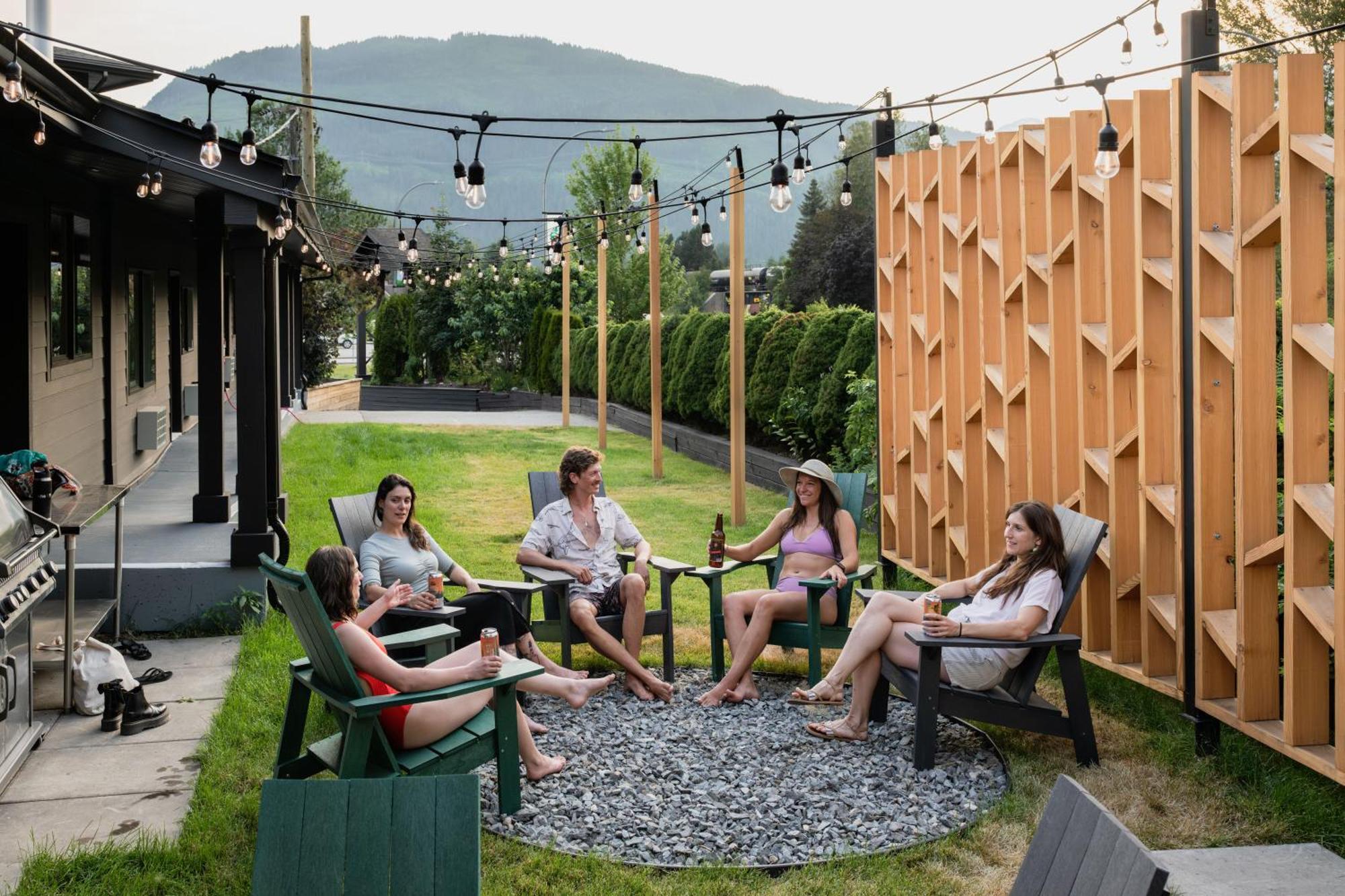Vrge Revelstoke Hotel Kültér fotó